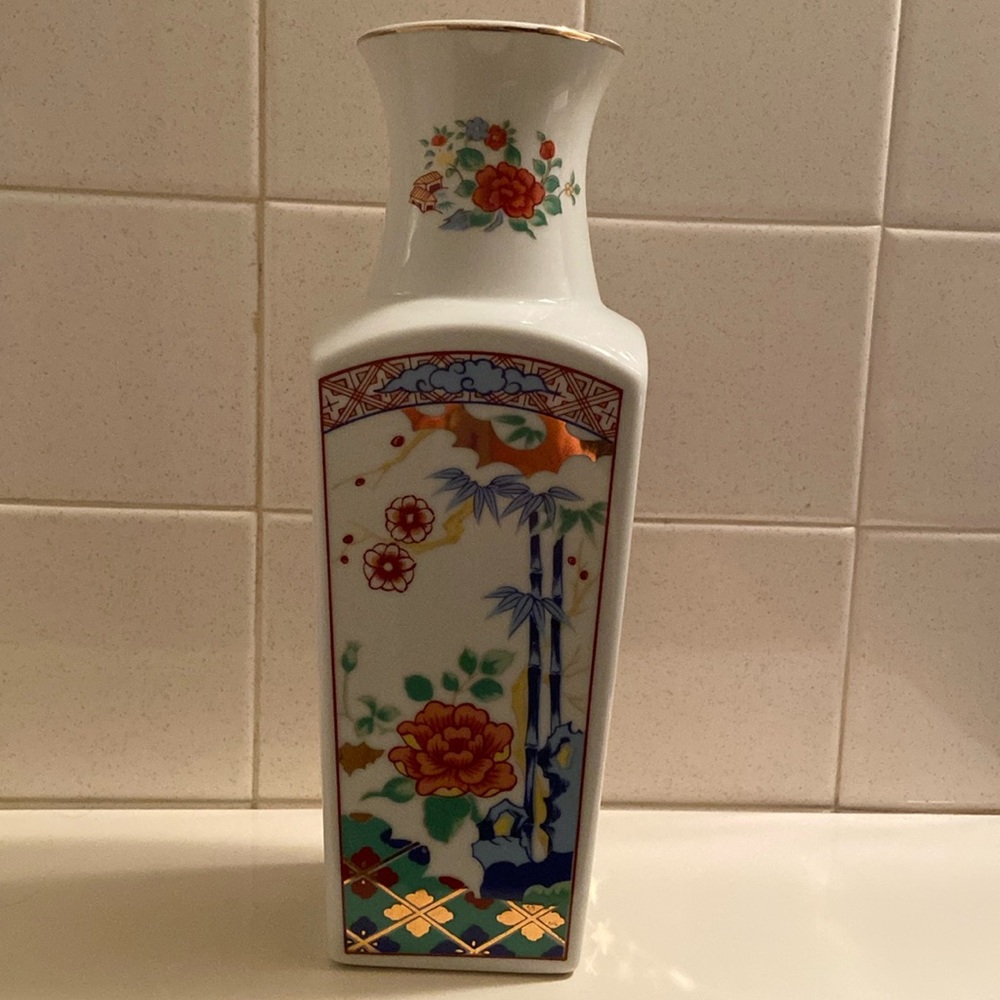 🌺 Vintage Japanese vase Imary ware Sakura pattern 10”